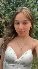 Tiny kisses